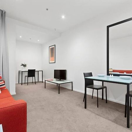 108 Astral Apartments Melbourne Exterior photo