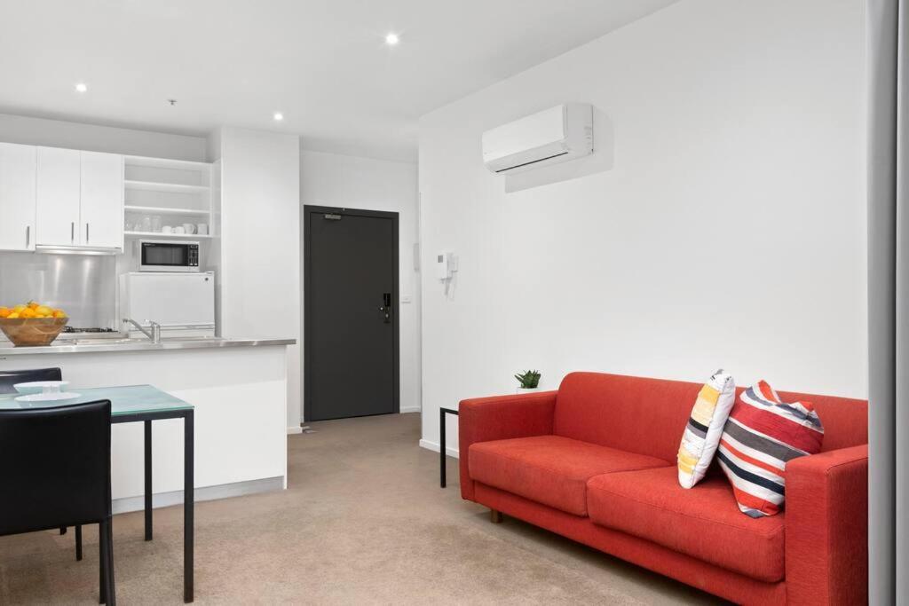 108 Astral Apartments Melbourne Exterior photo